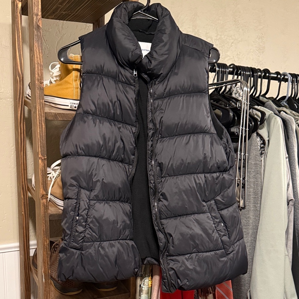 Old Navy Charcoal Puffer Vest